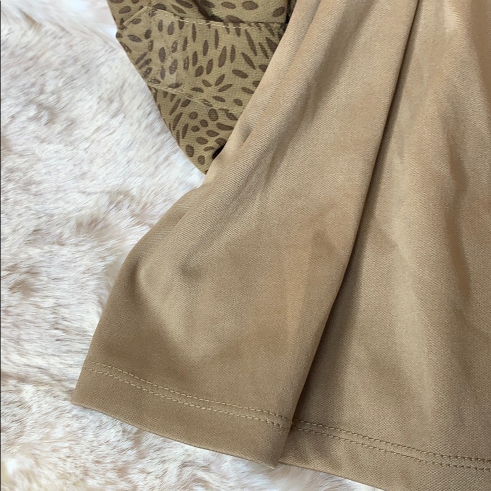 INVESTMENTS•BLOUSE - Picture 5 of 9
